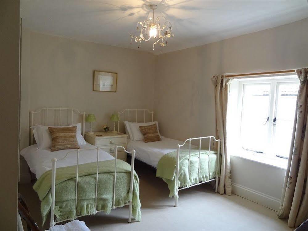 Huxham Farmhouse Bed & Breakfast East Pennard Екстериор снимка